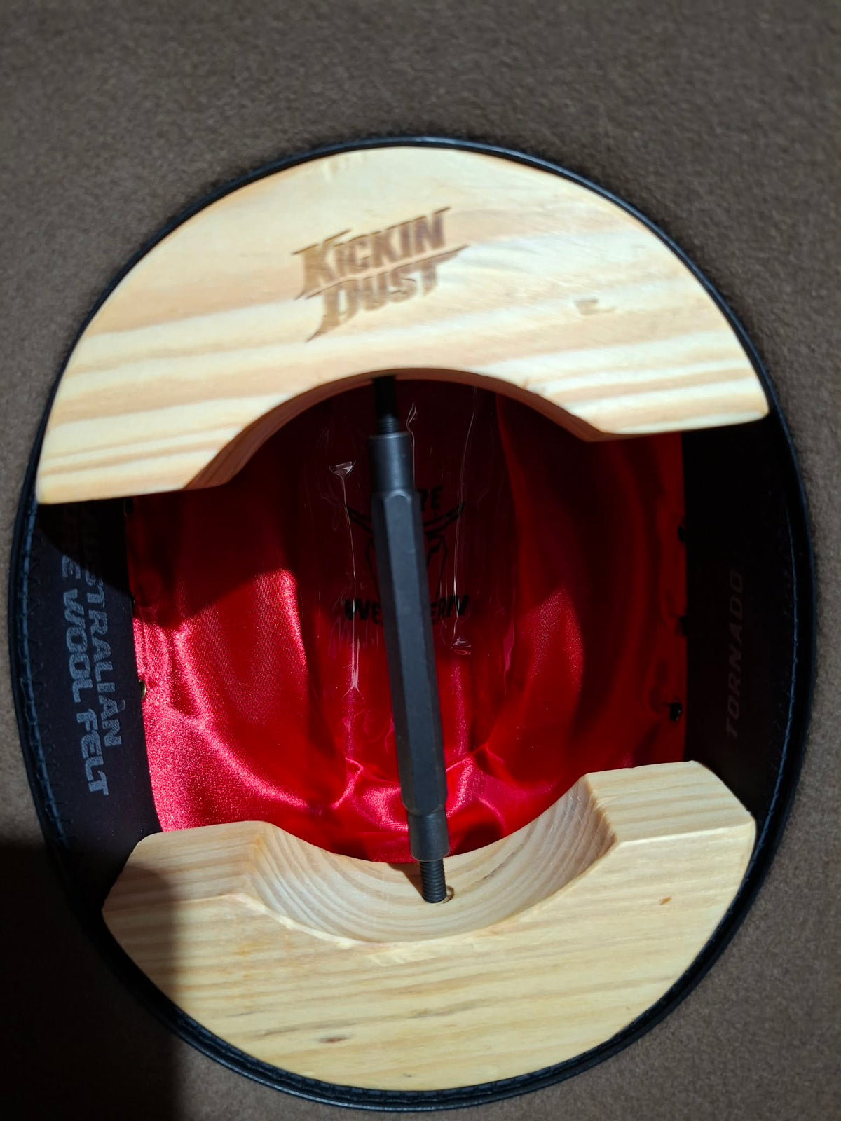 kickin dust hat stretcher