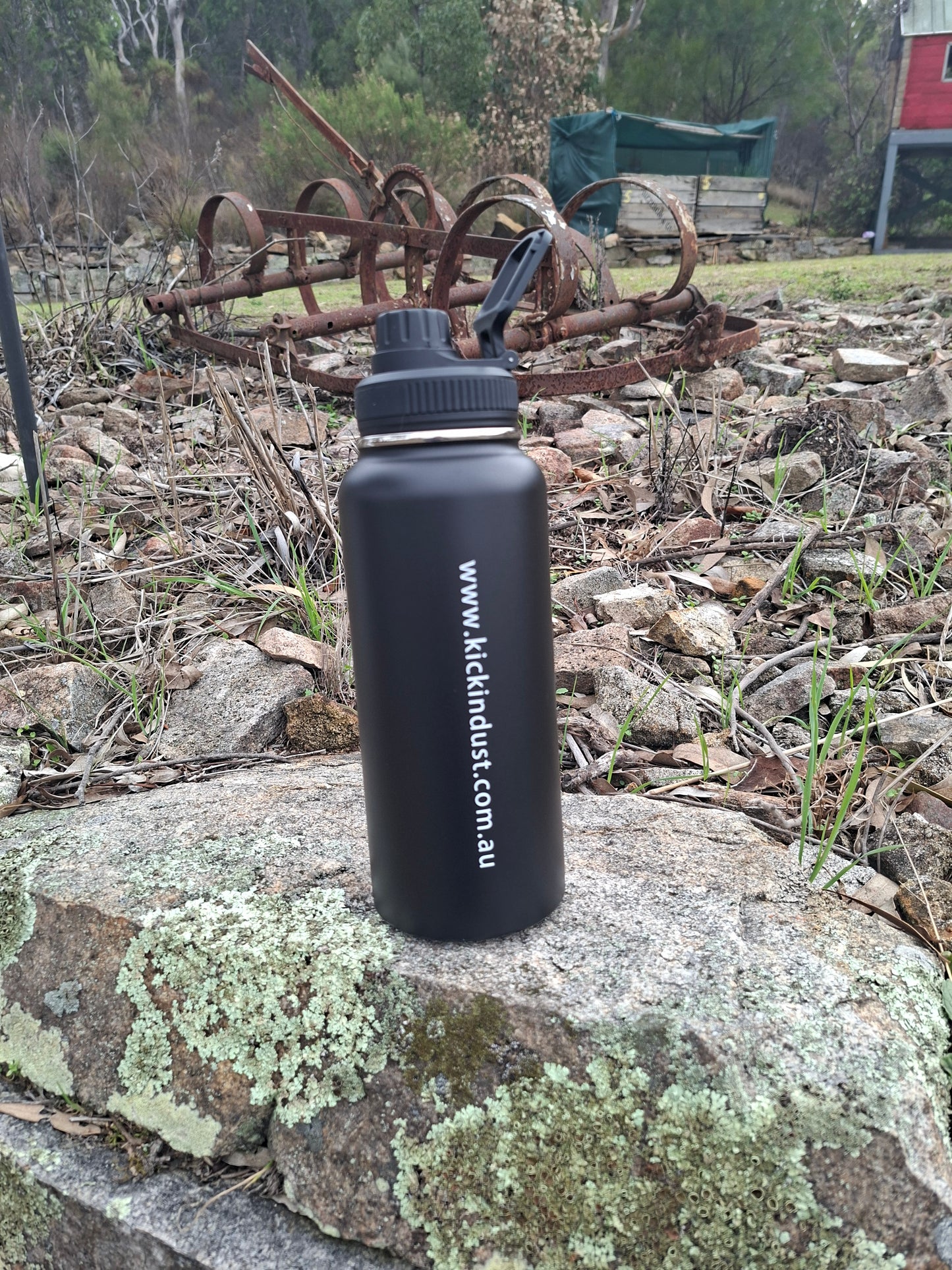 KICKIN DUST DRINK BOTTLE