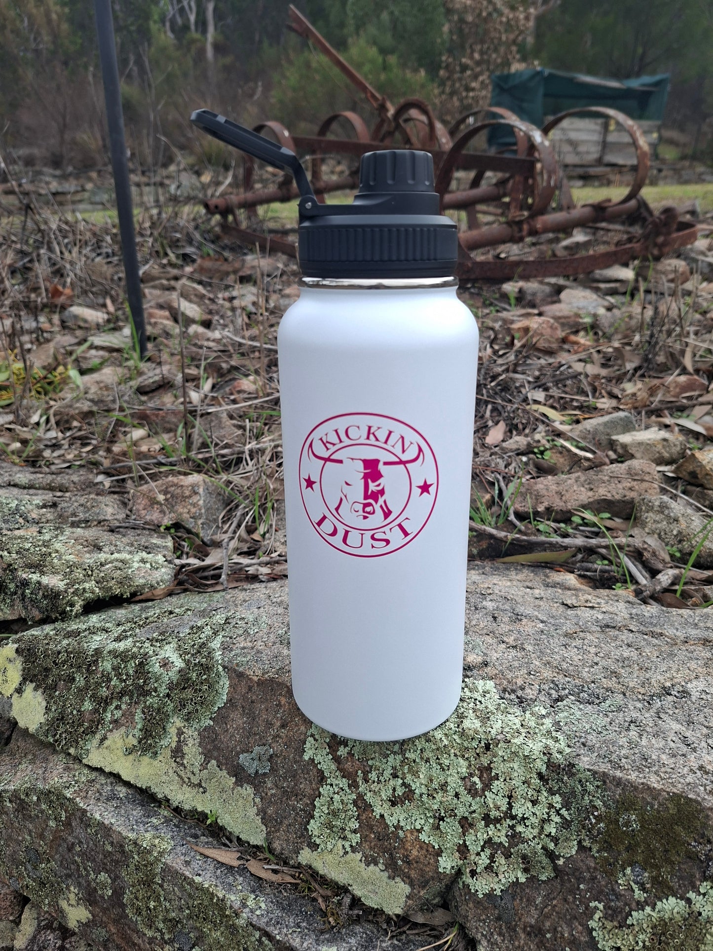 KICKIN DUST DRINK BOTTLE