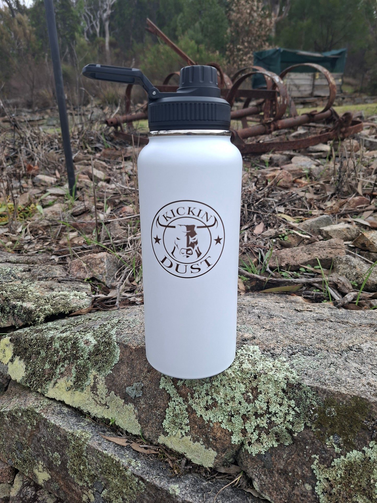 KICKIN DUST DRINK BOTTLE