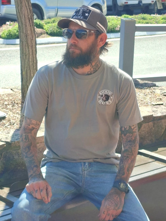 Kickin Dust T-shirt ( mens gray bull )
