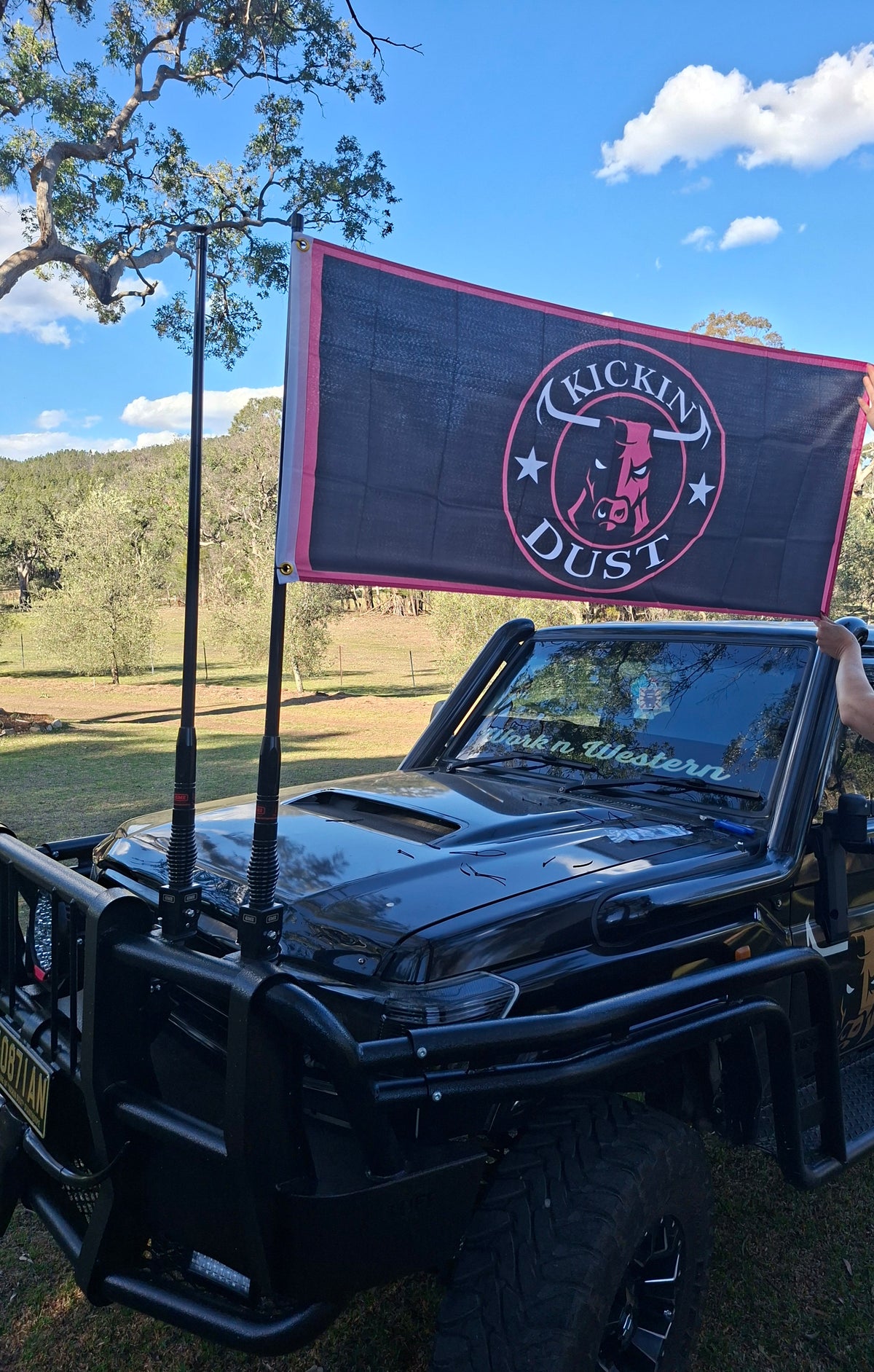 KICKIN DUST FLAGS