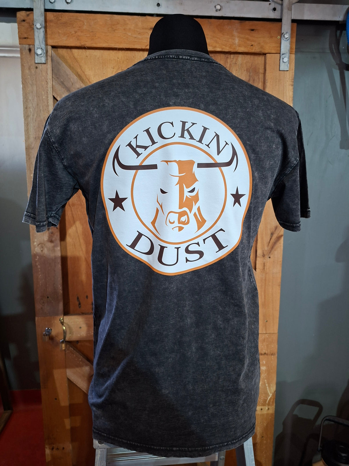 kickin dust t-shirt ( grey wash white logo )