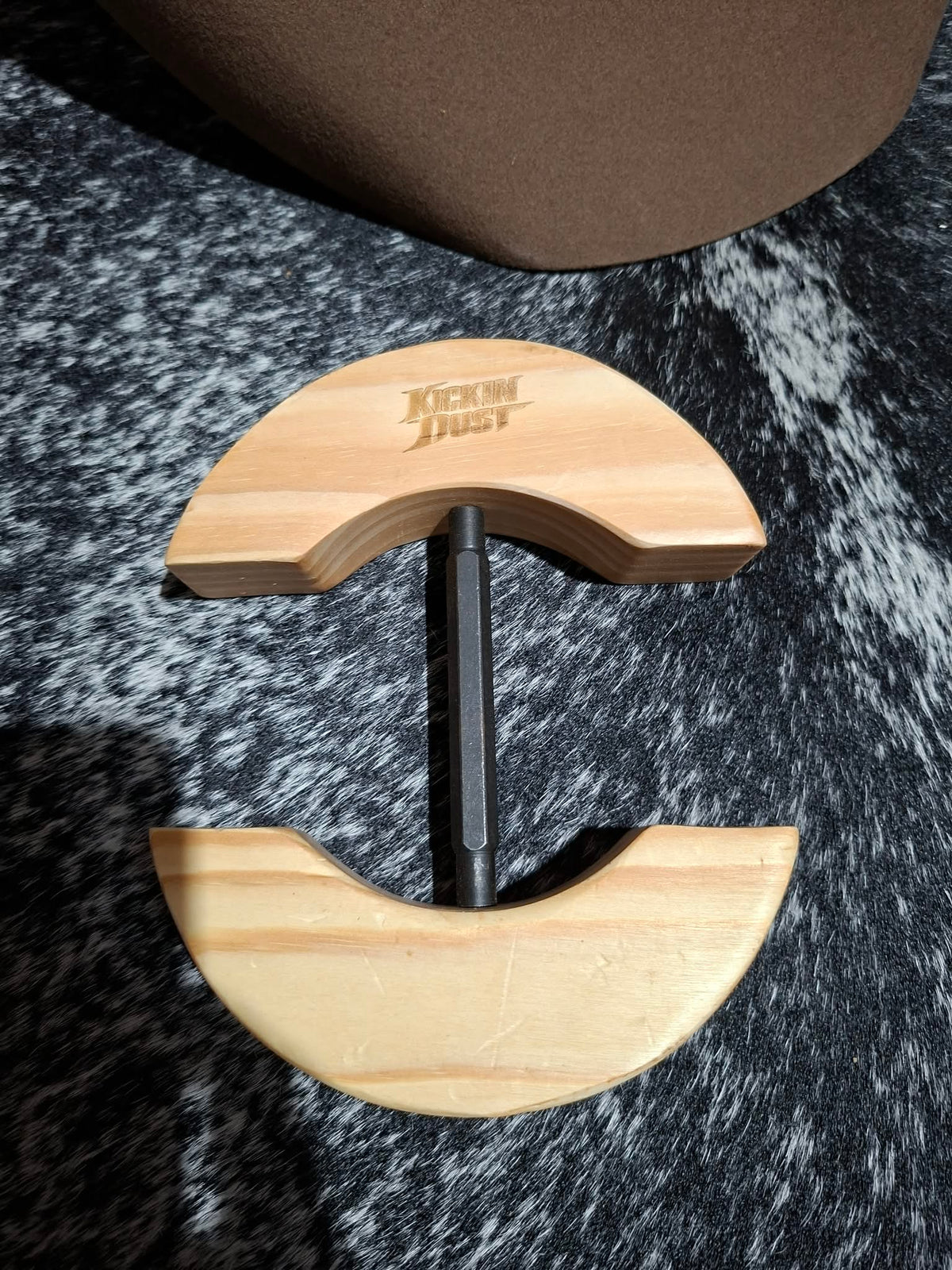 kickin dust hat stretcher
